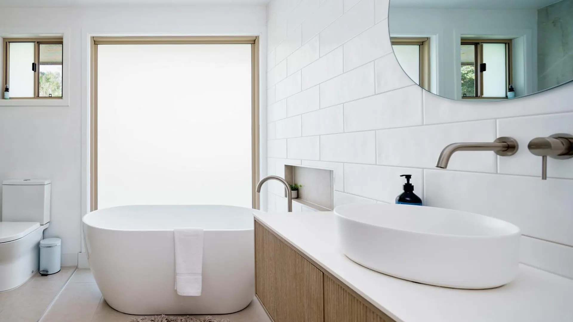 Sandy Dunes Retreat Pet-Friendly Wurtulla Home Kawana Waters Feriehus